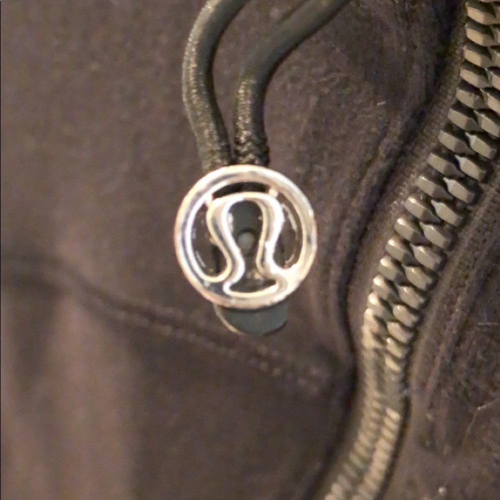 lululemon - jacket - Picture 3 of 4